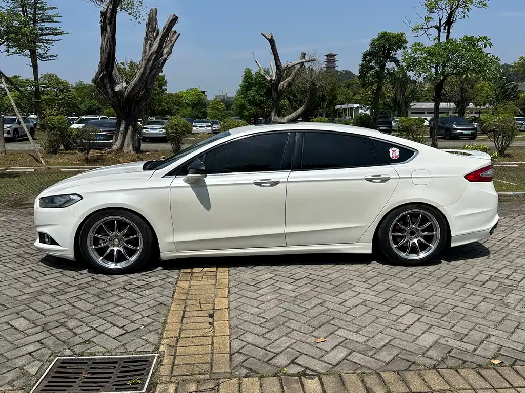 Ford Mondeo 2013 2.0L GTDi240 Luxury Sport