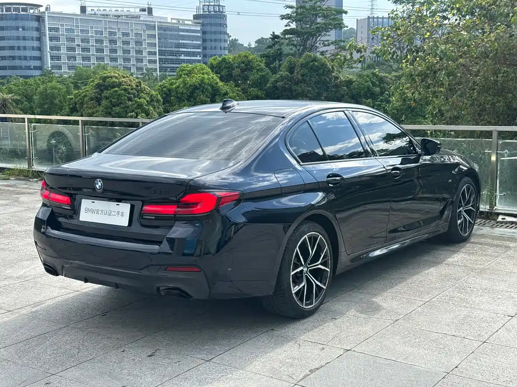 BMW 5 Series (Import) — миниатюра 13