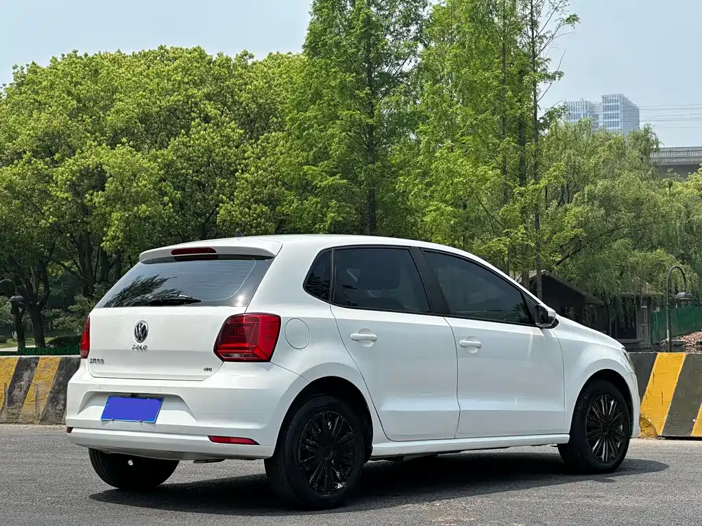 Volkswagen Polo 2016 1.6L AT Comfort