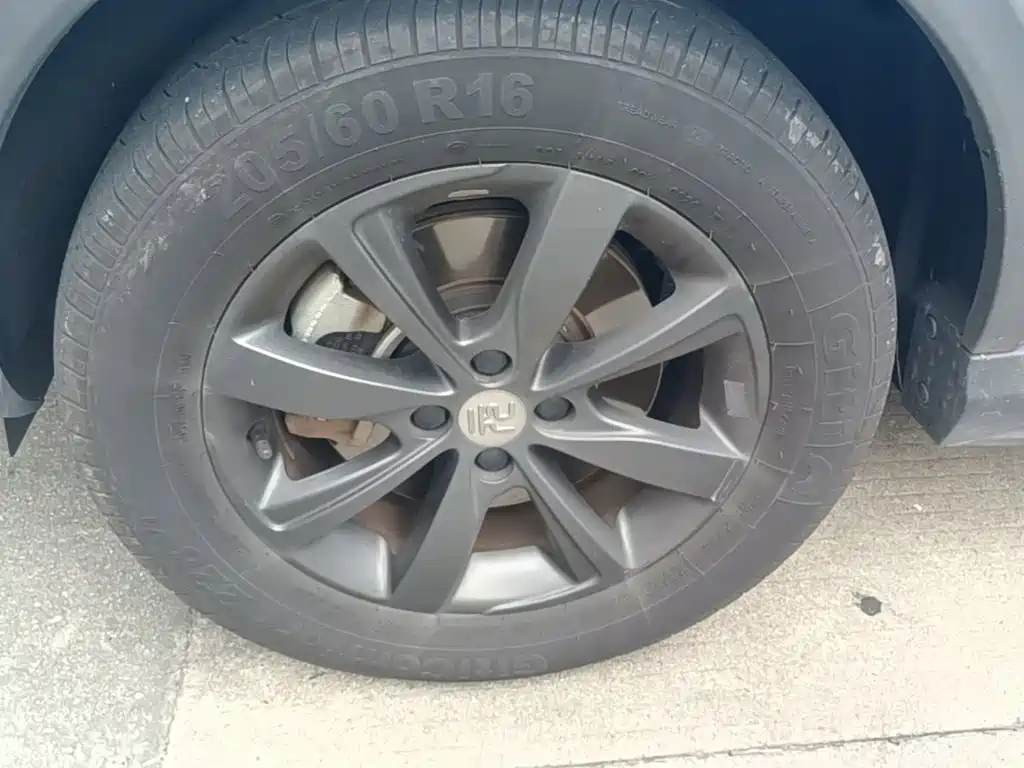 BYD Yuan EV — миниатюра 23