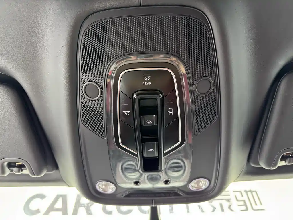 Bentley Bentayga — миниатюра 17