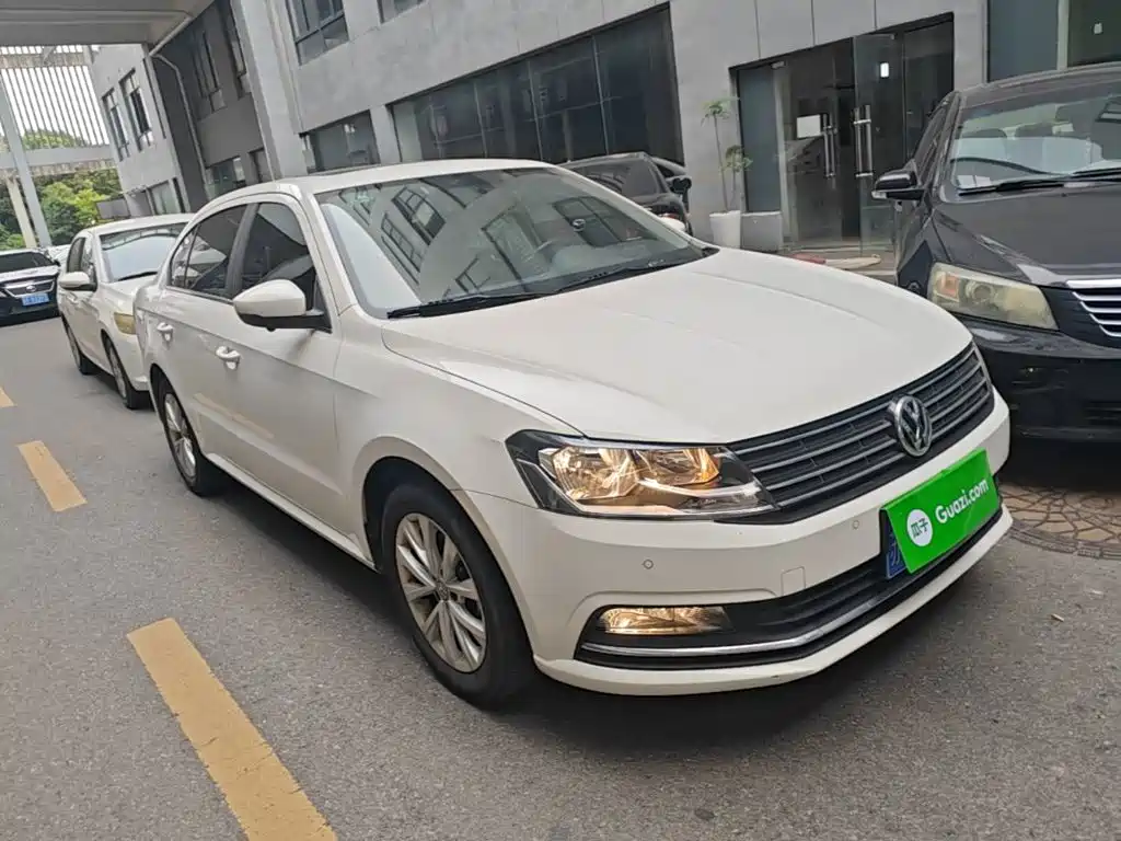 Volkswagen Lavida — миниатюра 4