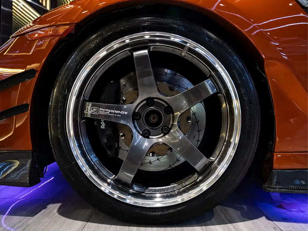 Nissan GT-R — миниатюра 12