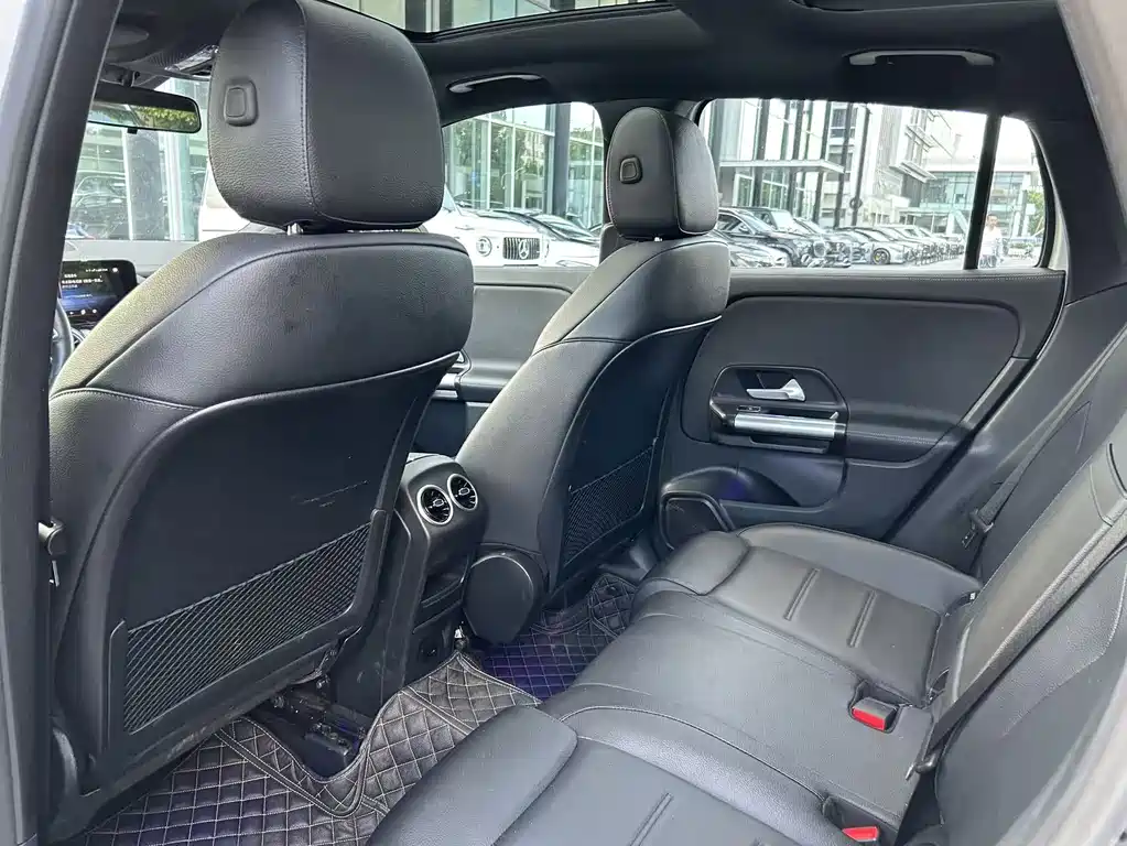 Mercedes-Benz GLA — миниатюра 12