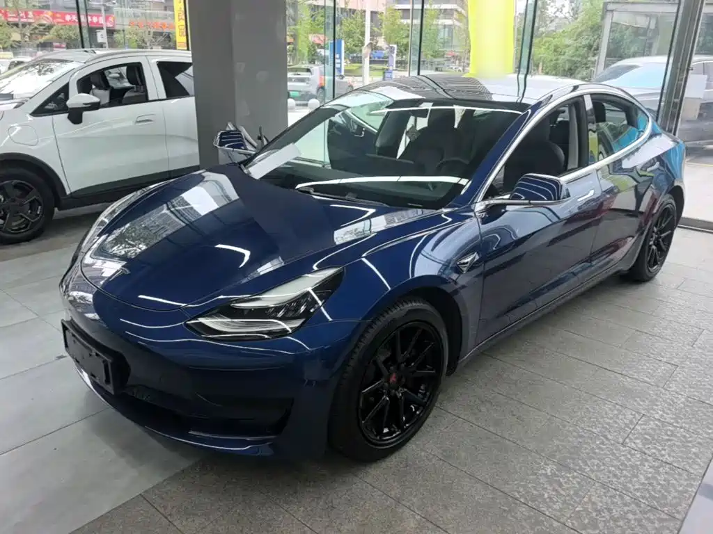 Tesla Model 3 — миниатюра 2