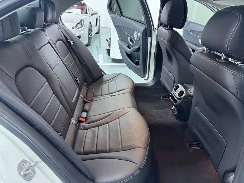 Mercedes-Benz C-Class — миниатюра 15