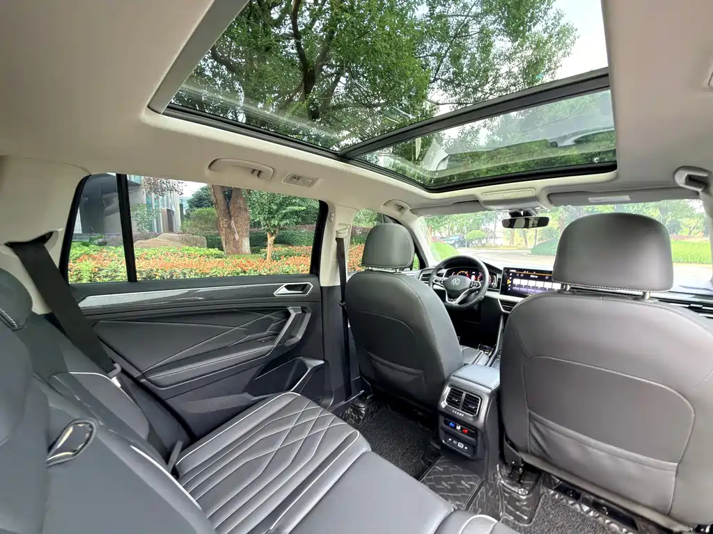 Volkswagen Tiguan L — миниатюра 9