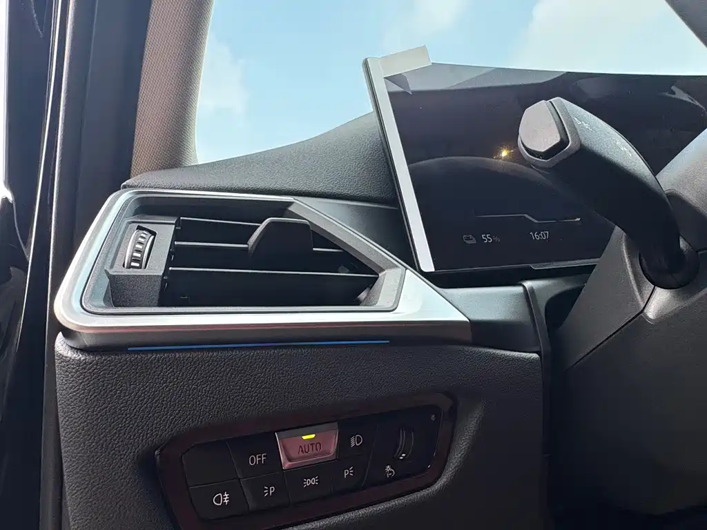 BMW i3 — миниатюра 12