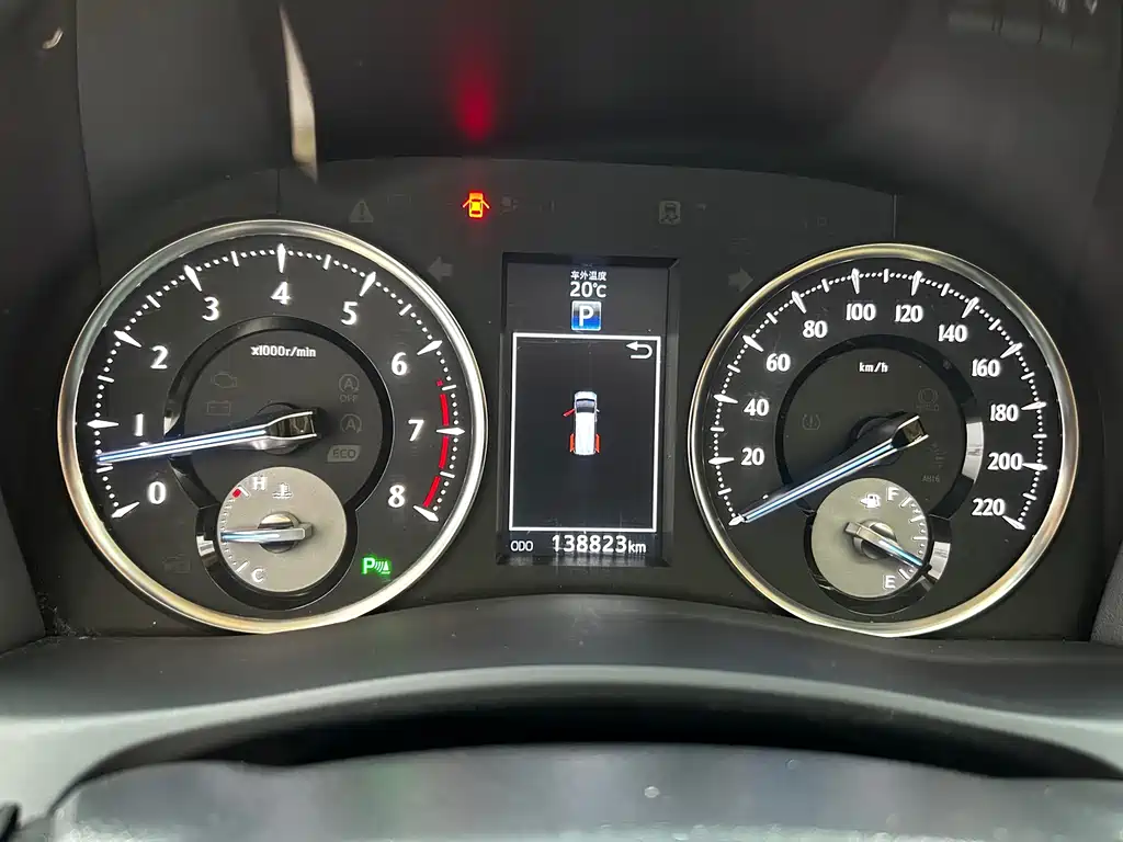 Toyota Alphard — миниатюра 10