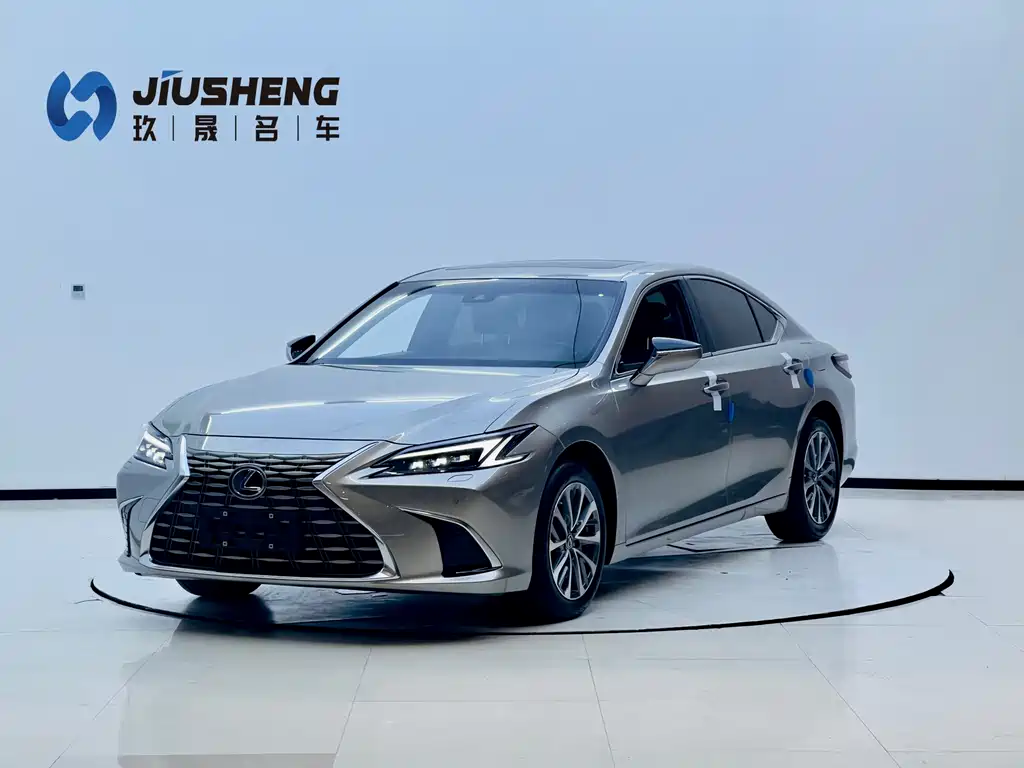 Lexus ES 2025