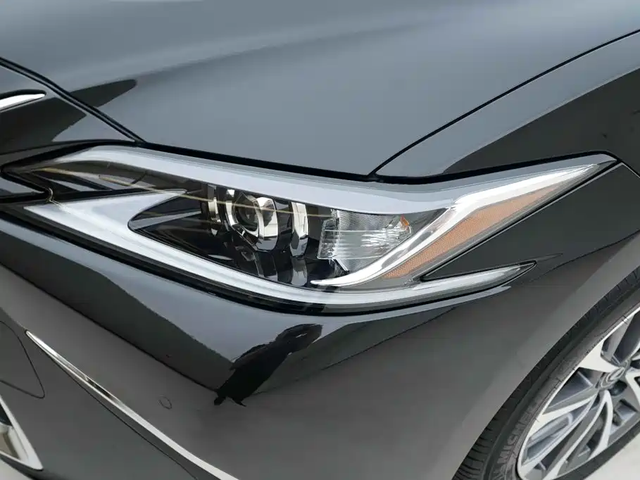 Lexus ES — миниатюра 13