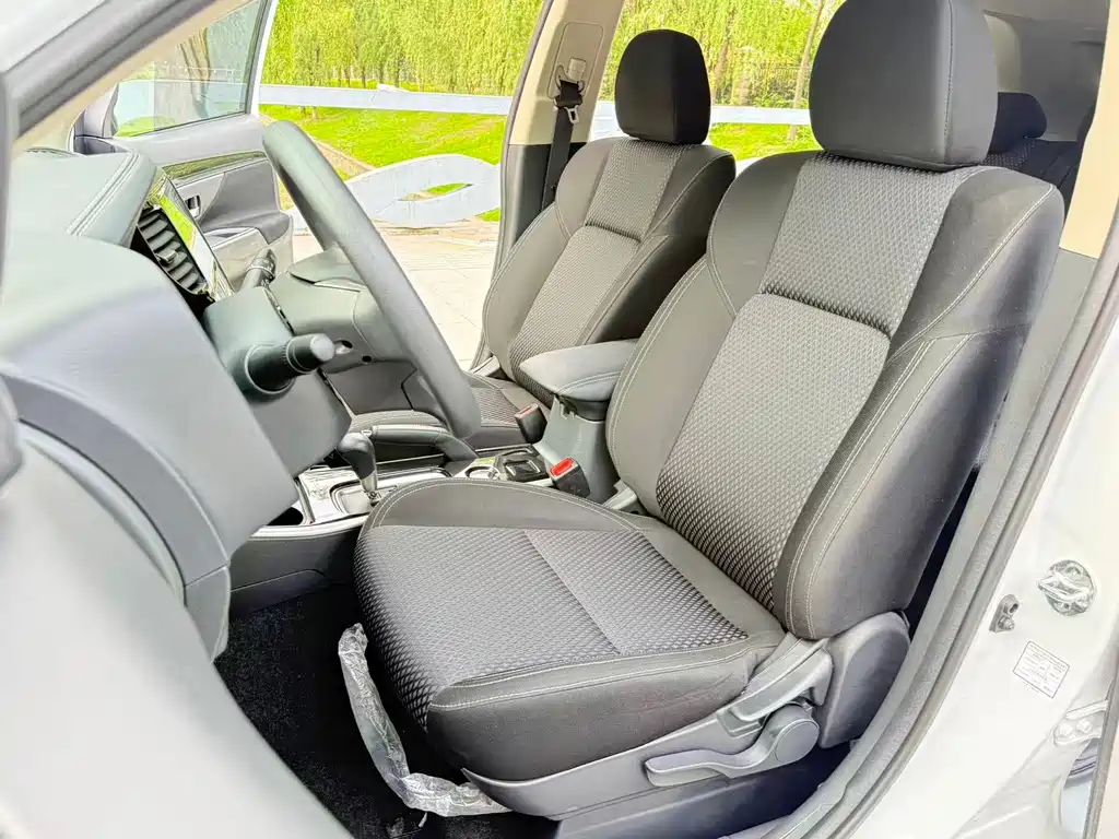 Mitsubishi Outlander — миниатюра 6