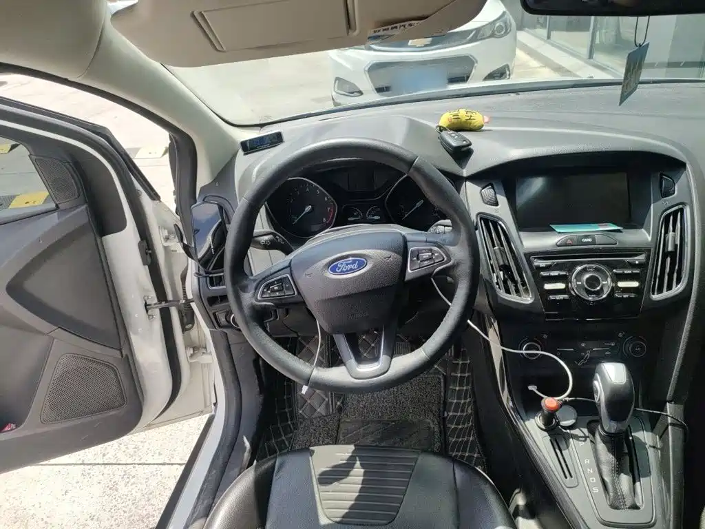 Ford Focus — миниатюра 6