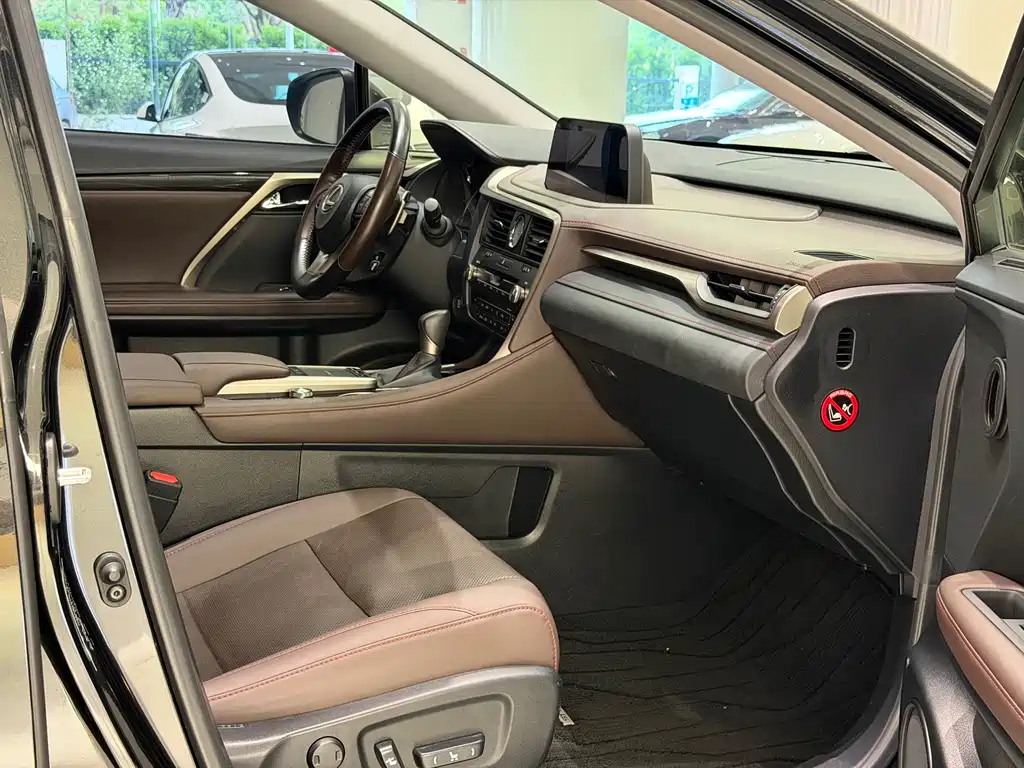 Lexus RX — миниатюра 15
