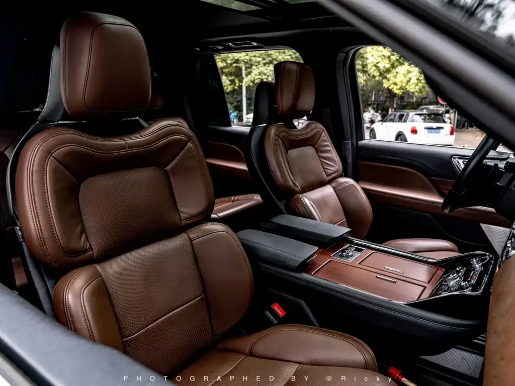 Lincoln Navigator — миниатюра 9