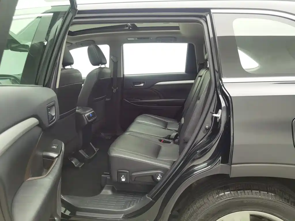 Toyota Highlander — миниатюра 15