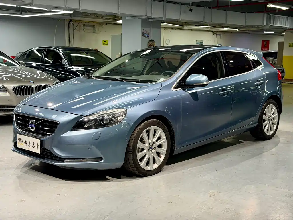 Volvo V40 2014