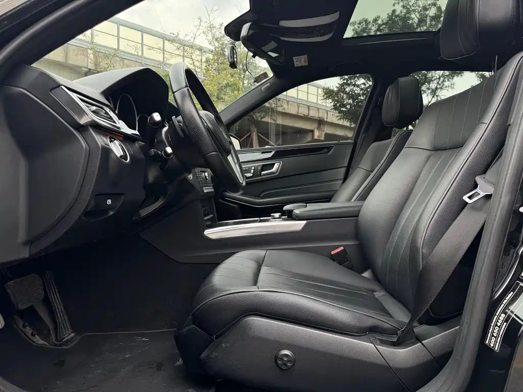 Mercedes-Benz E-Class — миниатюра 8