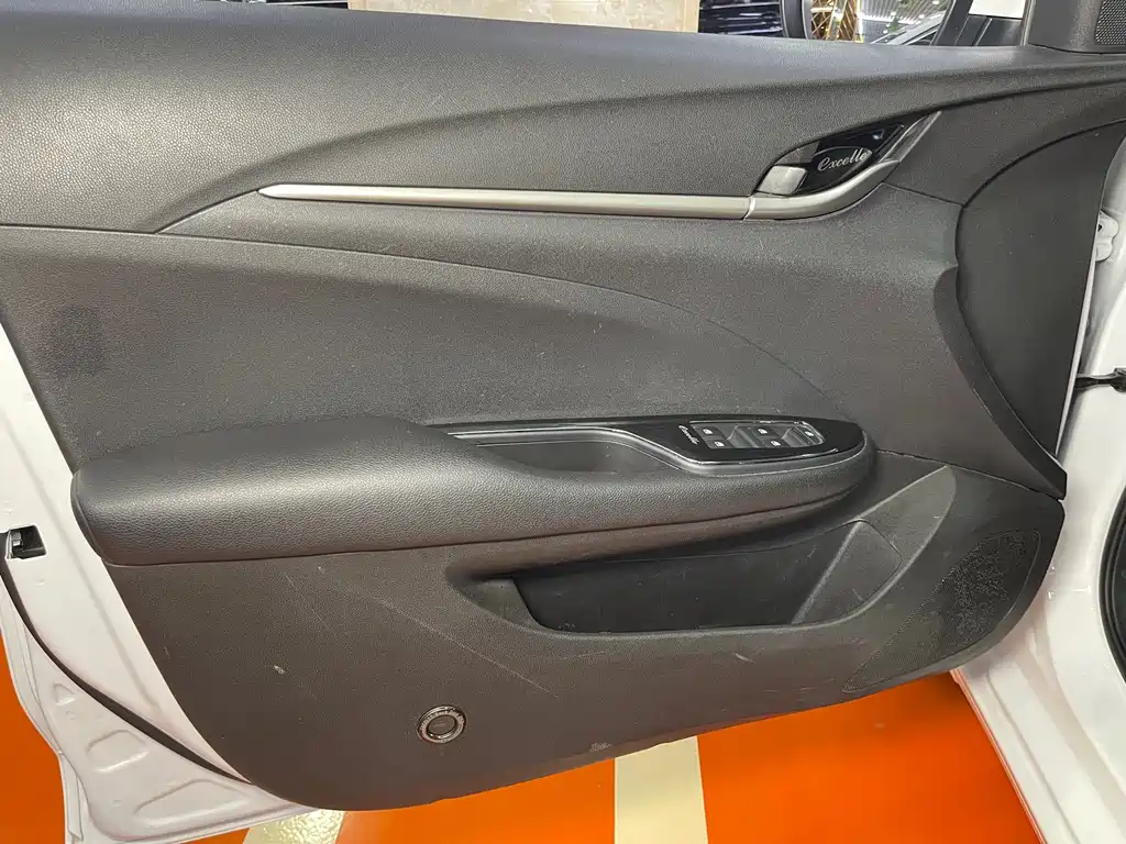 Buick Excelle — миниатюра 6
