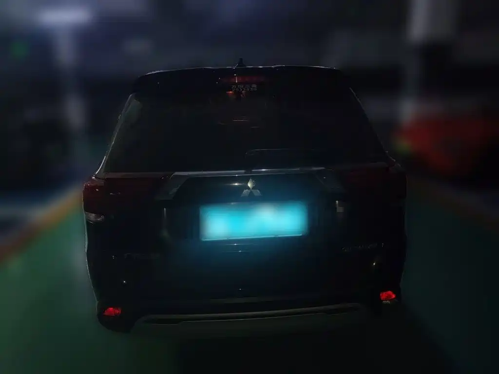 Mitsubishi Outlander — миниатюра 3