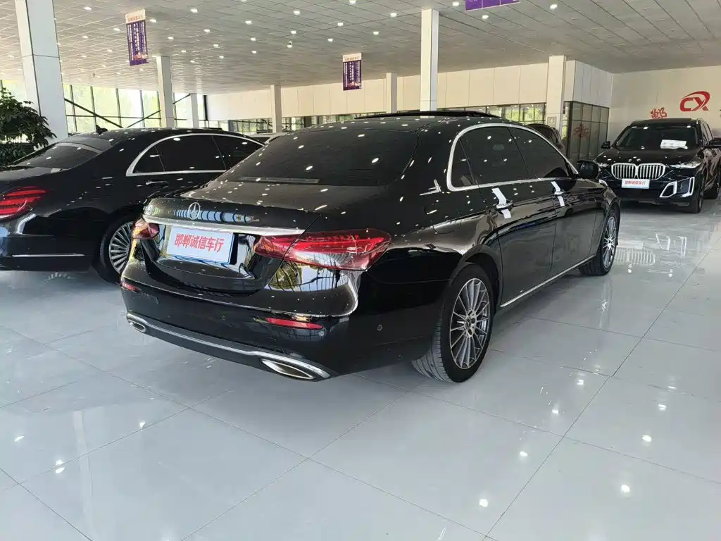 Mercedes-Benz E-Class — миниатюра 4
