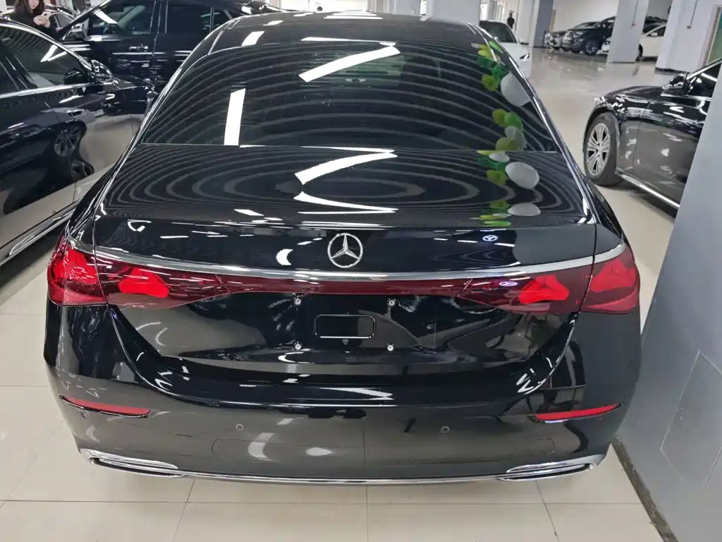 Mercedes-Benz E-Class — миниатюра 6