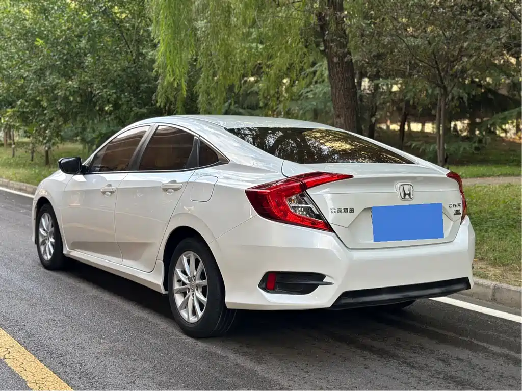 Honda Civic — миниатюра 7