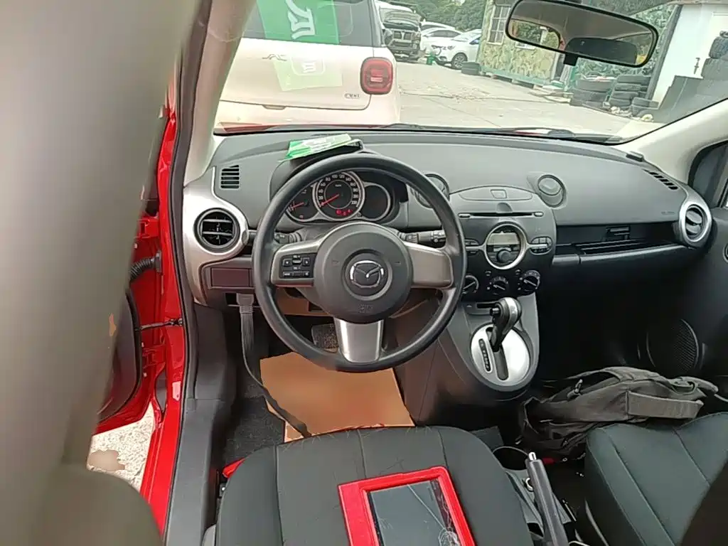 Mazda 2 — миниатюра 11