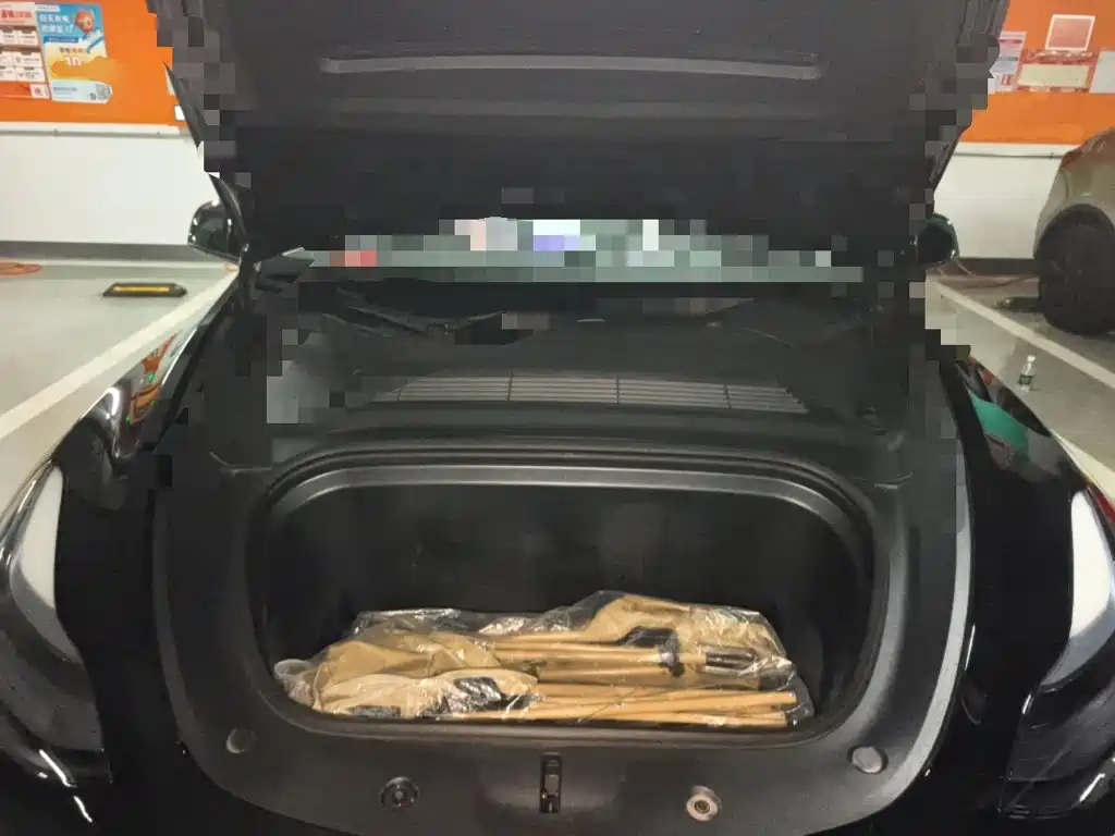 Tesla Model Y — миниатюра 16