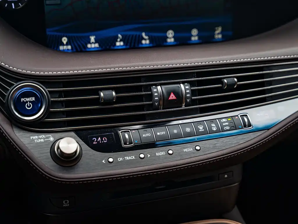 Lexus LS — миниатюра 14