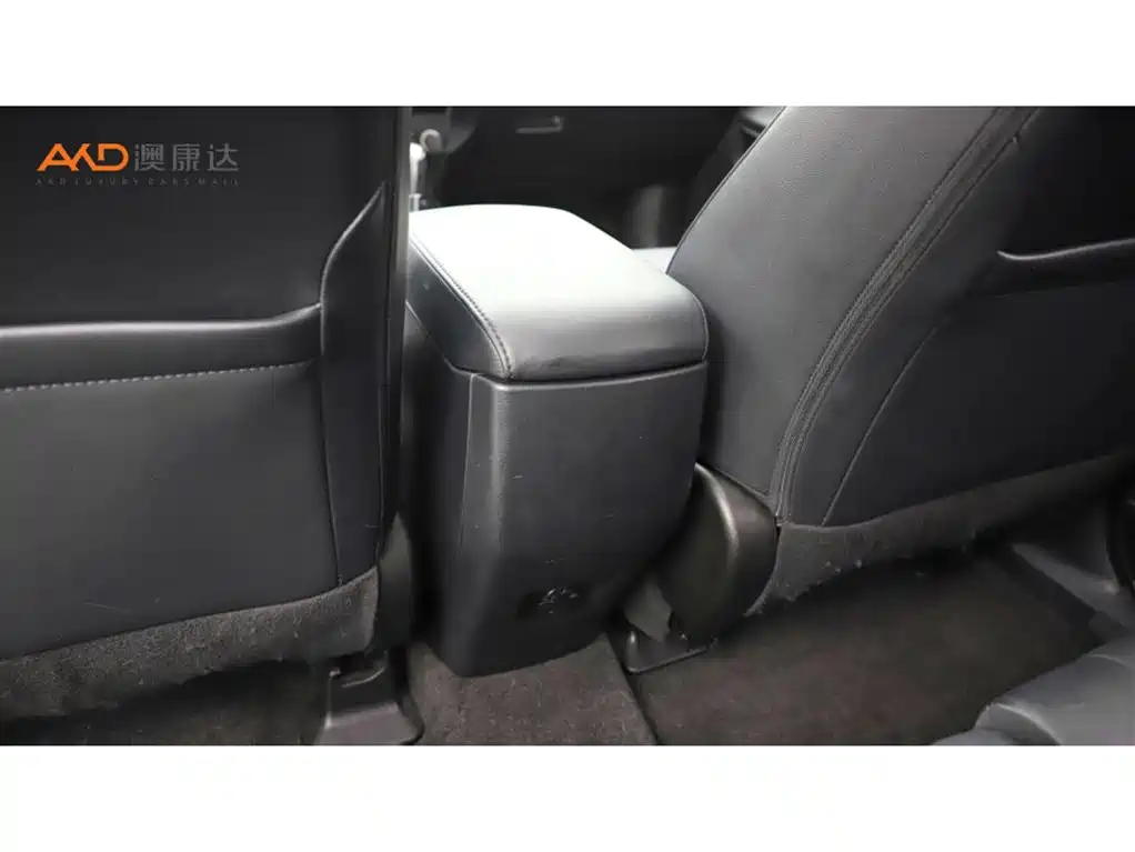 Toyota RAV4 — миниатюра 9