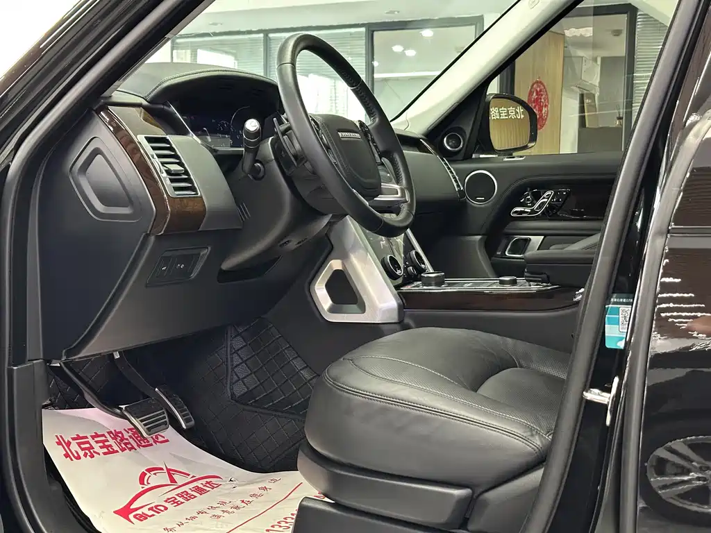 Land Rover Range Rover — миниатюра 7