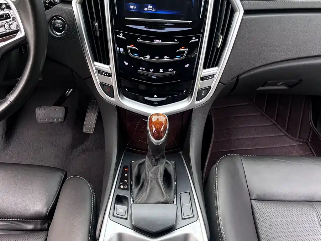 Cadillac SRX — миниатюра 11