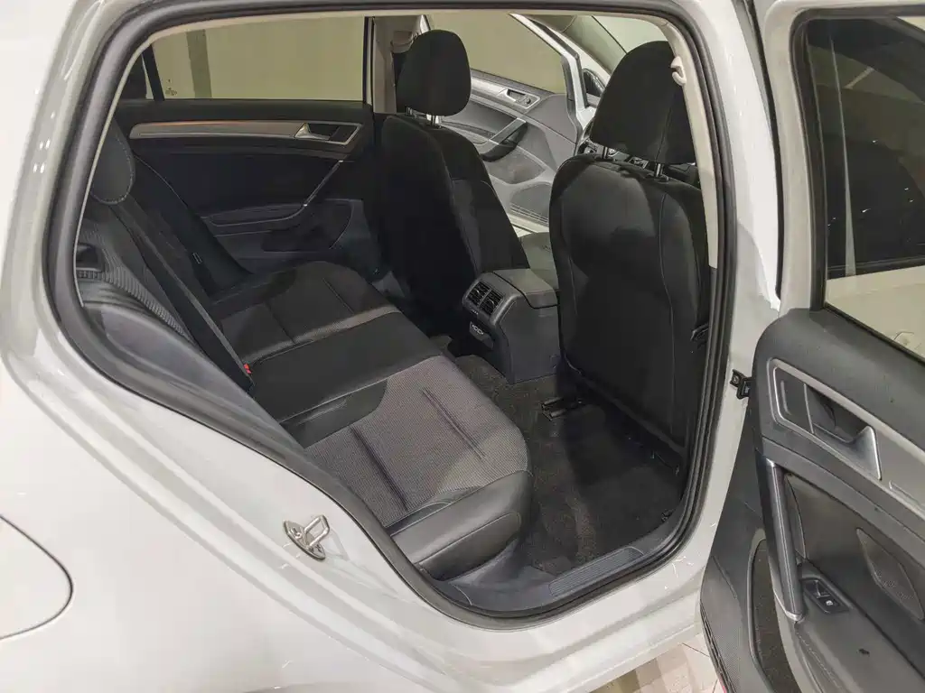 Volkswagen Golf — миниатюра 14