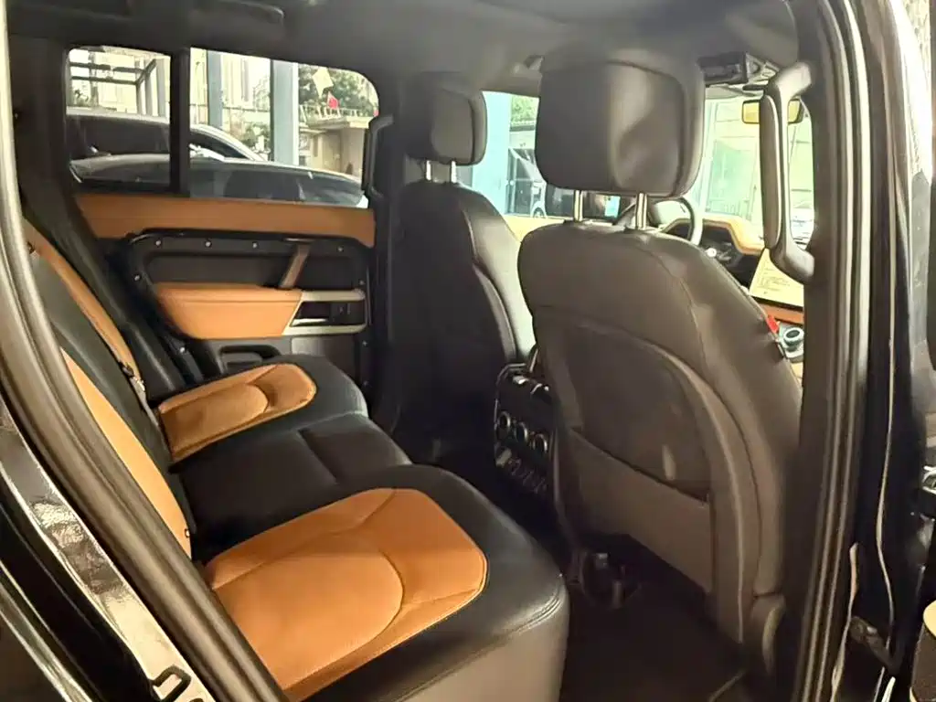 Land Rover Defender — миниатюра 6