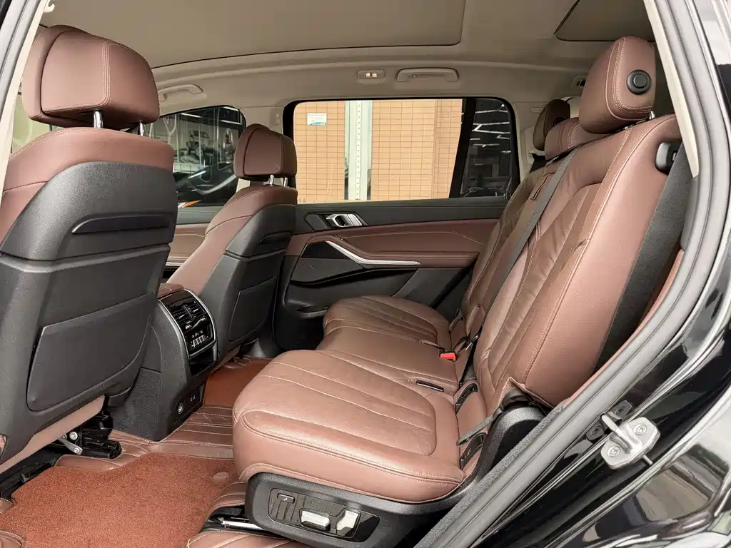 BMW X7 2021 xDrive40i Lead Luxury