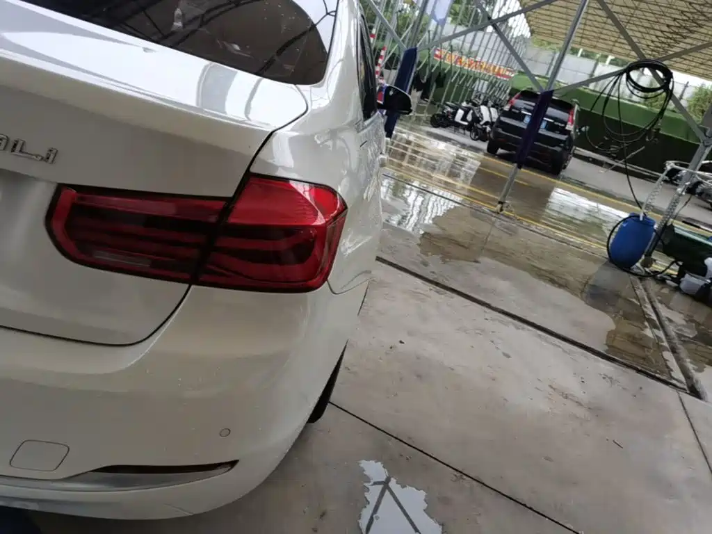 BMW 3 Series — миниатюра 8
