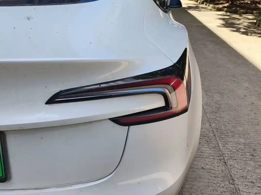 Tesla Model 3 — миниатюра 8