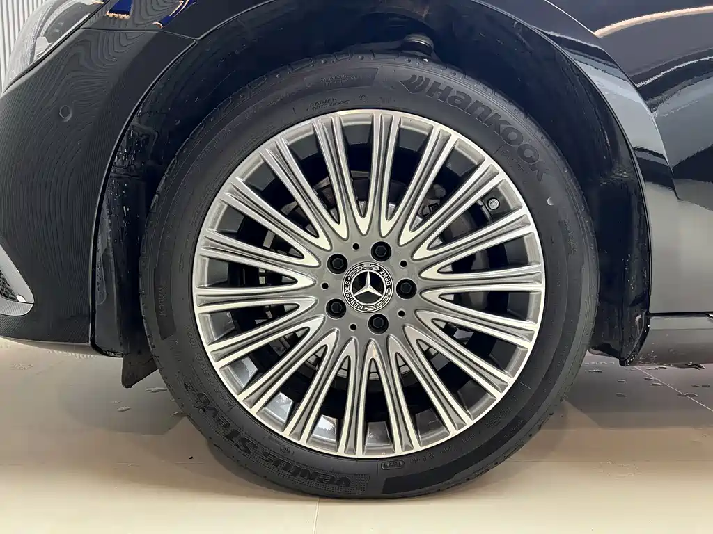 Mercedes-Benz E-Class — миниатюра 21