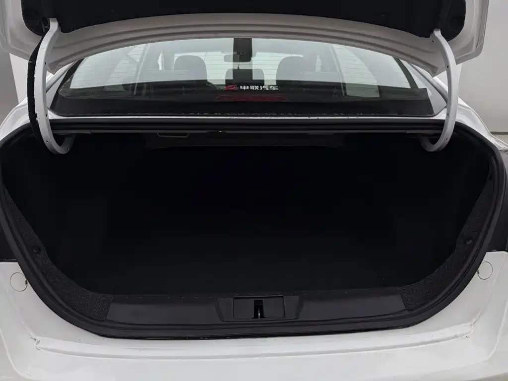 Geely Emgrand — миниатюра 14