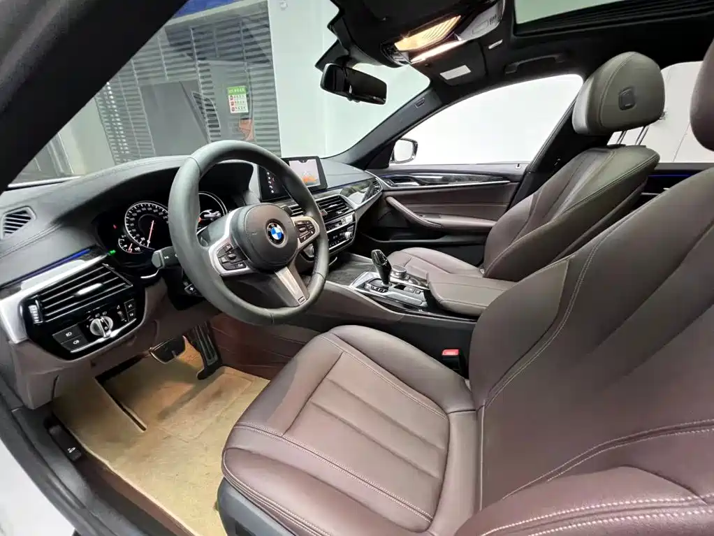 BMW 5 Series — миниатюра 3