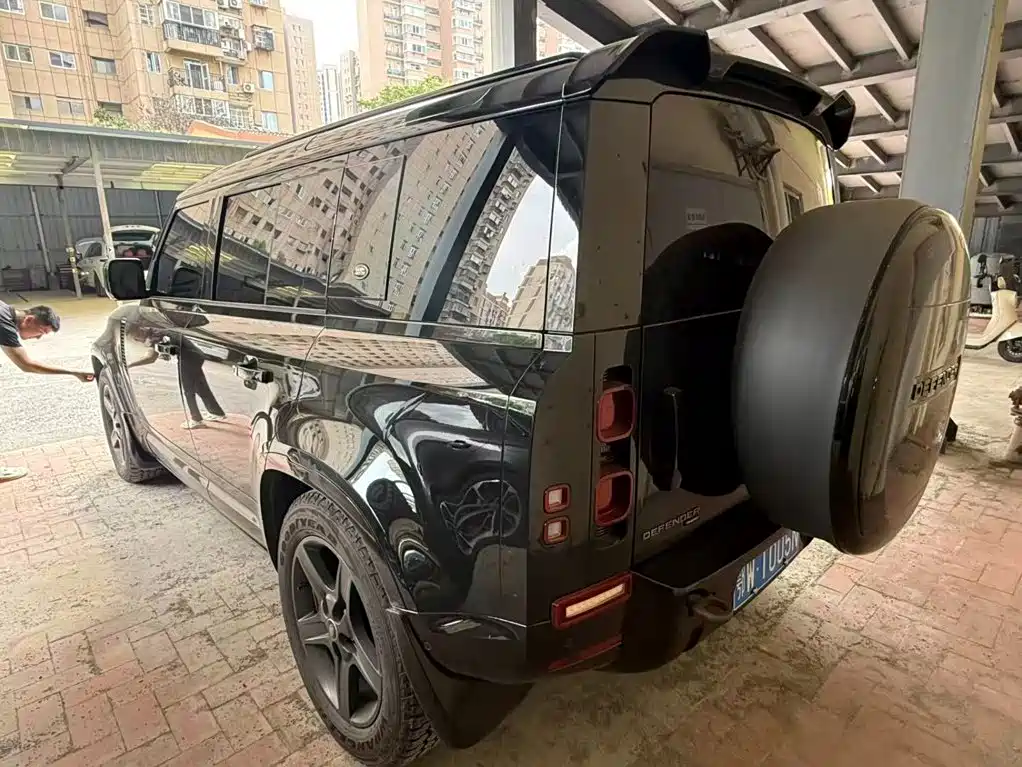 Land Rover Defender — миниатюра 3