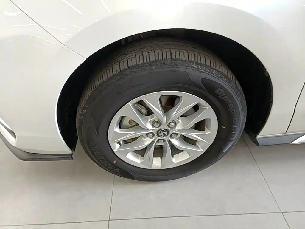 Toyota Granvia — миниатюра 23