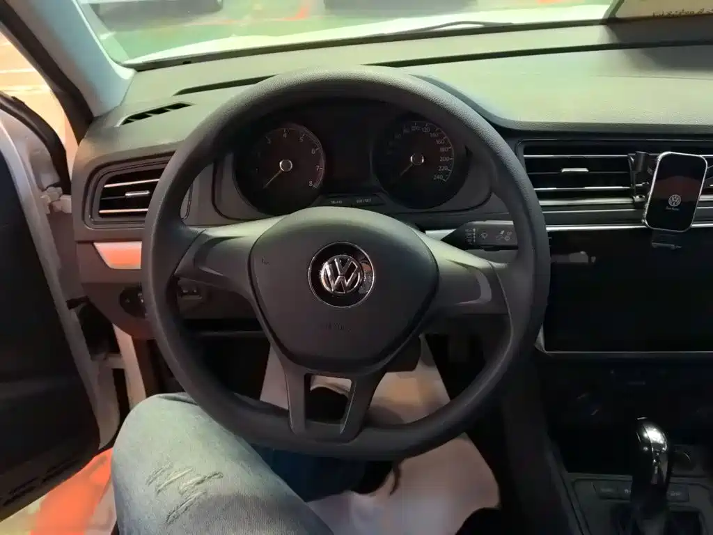 Volkswagen Lavida — миниатюра 3