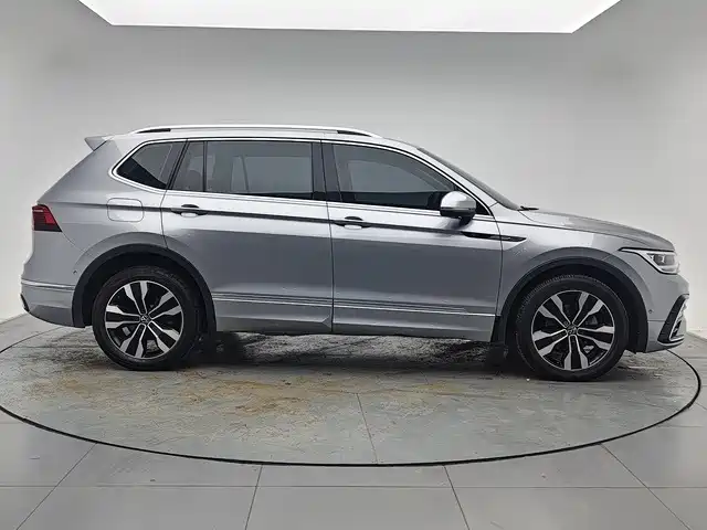 Volkswagen Tiguan L — миниатюра 12