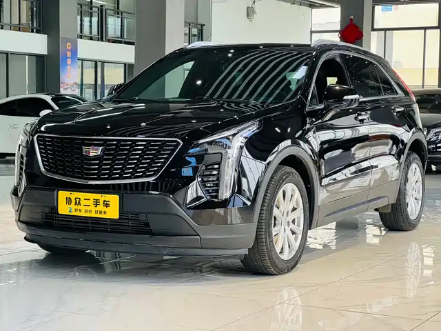 CADILLAC XT4