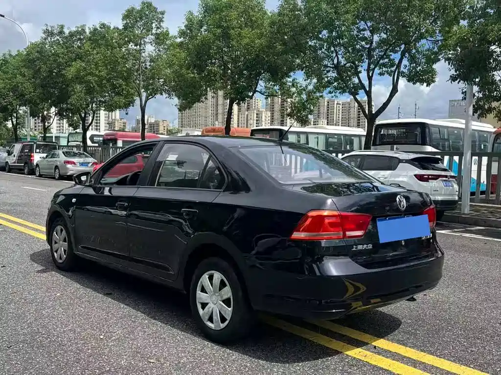 Volkswagen Santana — миниатюра 4
