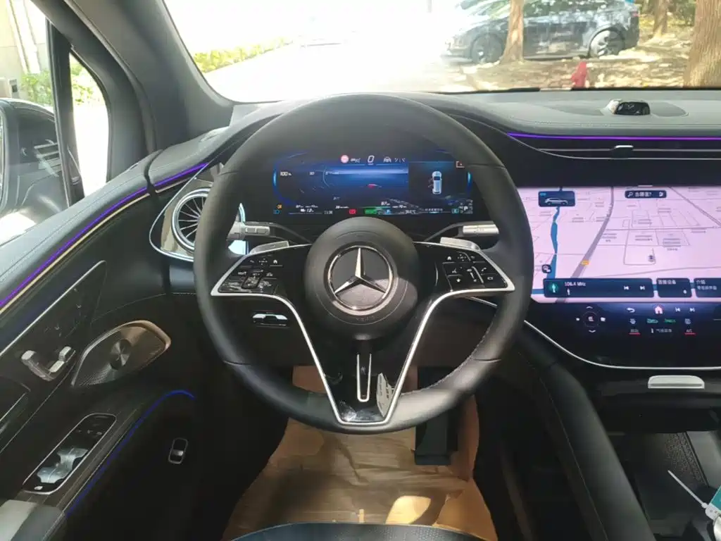 Mercedes-Benz EQS SUV — миниатюра 11