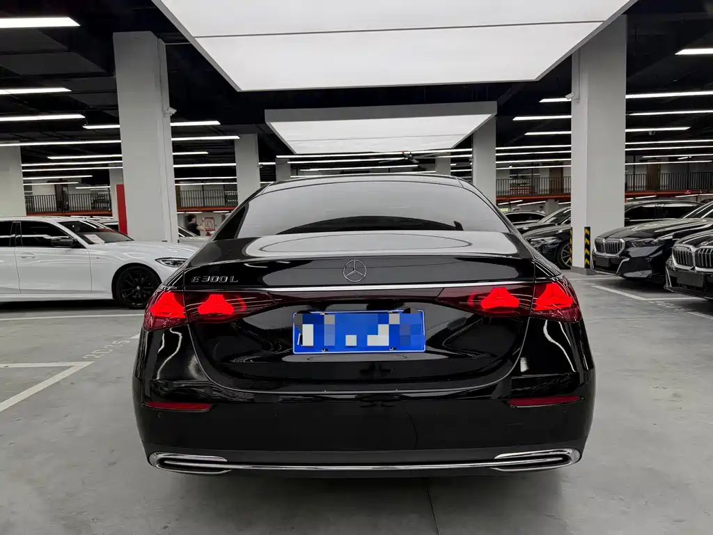 Mercedes-Benz E-Class — миниатюра 14