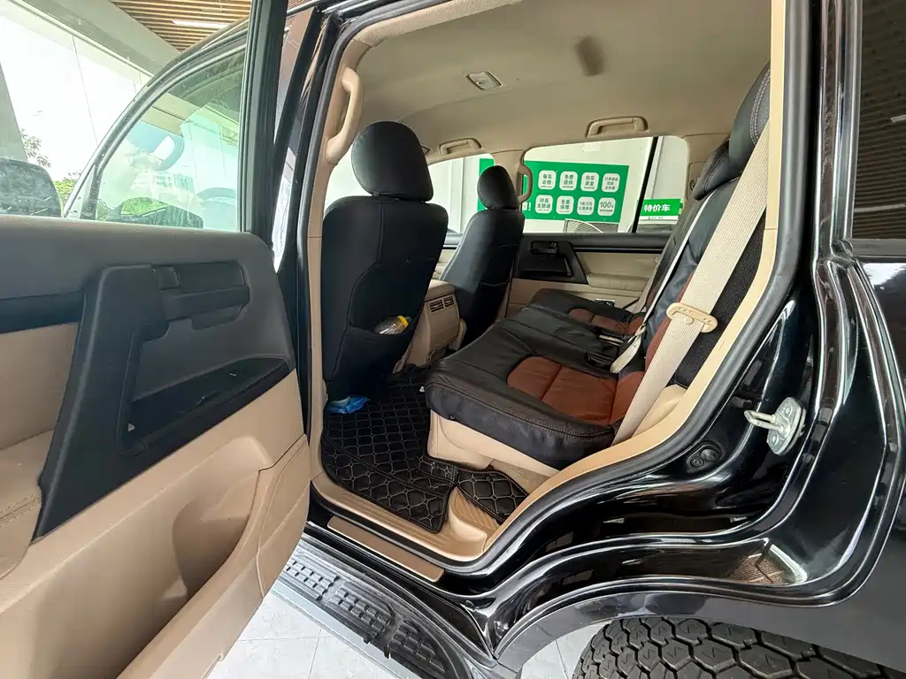 Toyota Land Cruiser — миниатюра 7